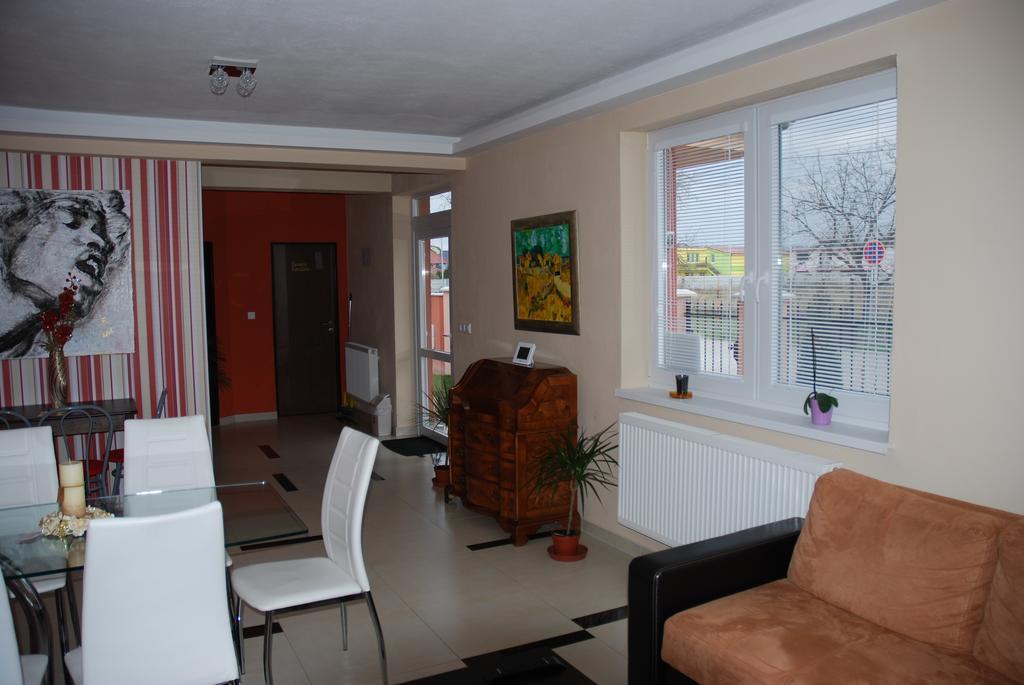 Fridrich Apartman Veľký Meder Szoba fotó