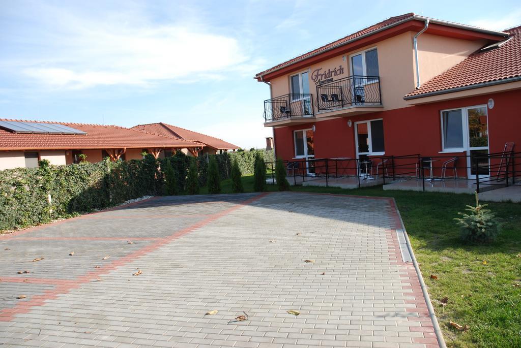 Fridrich Apartman Veľký Meder Kültér fotó